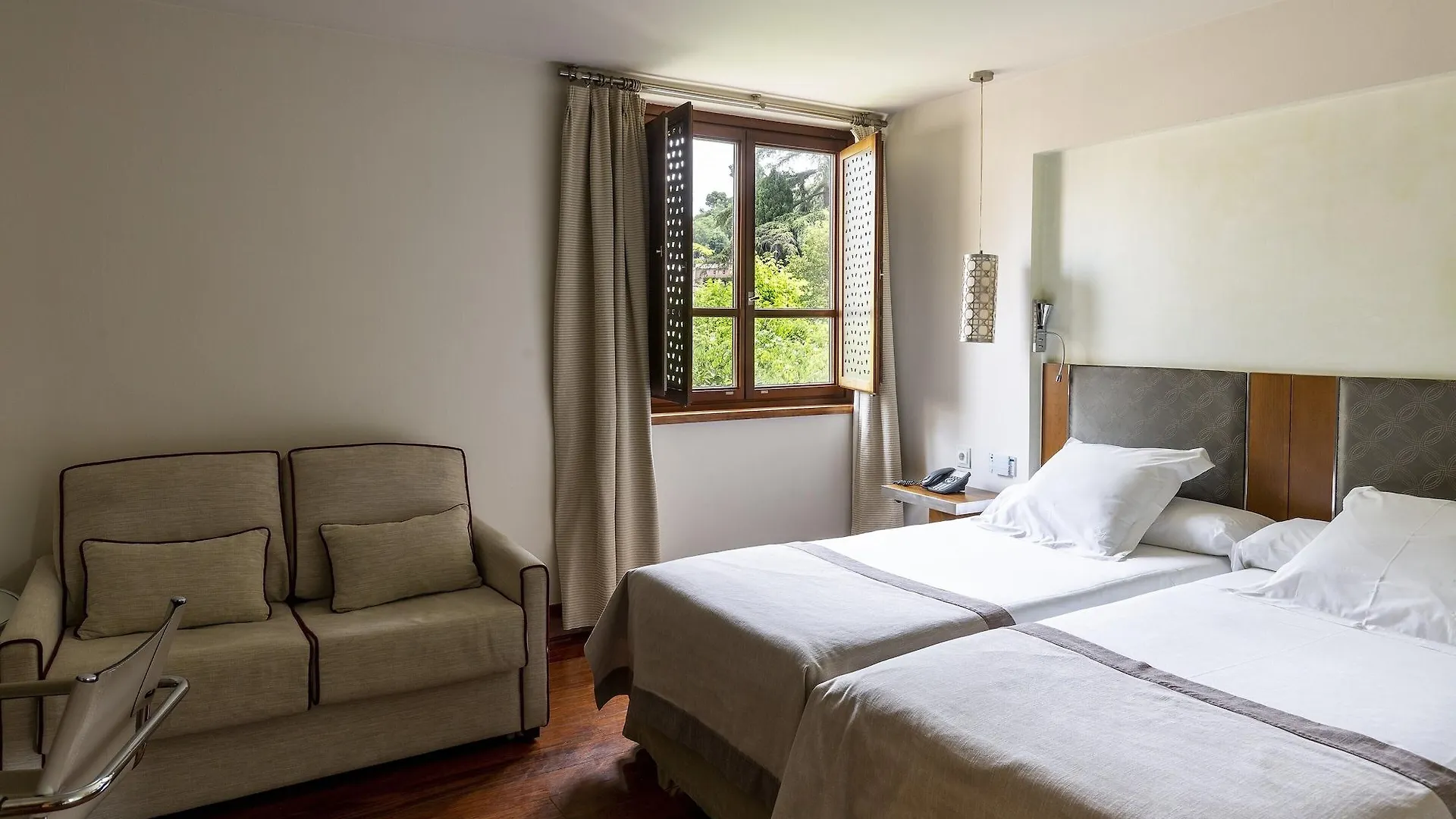 Parador De Grenada Hotel